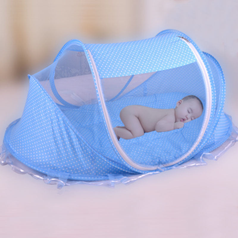 Cama plegable con almohada para el bebé